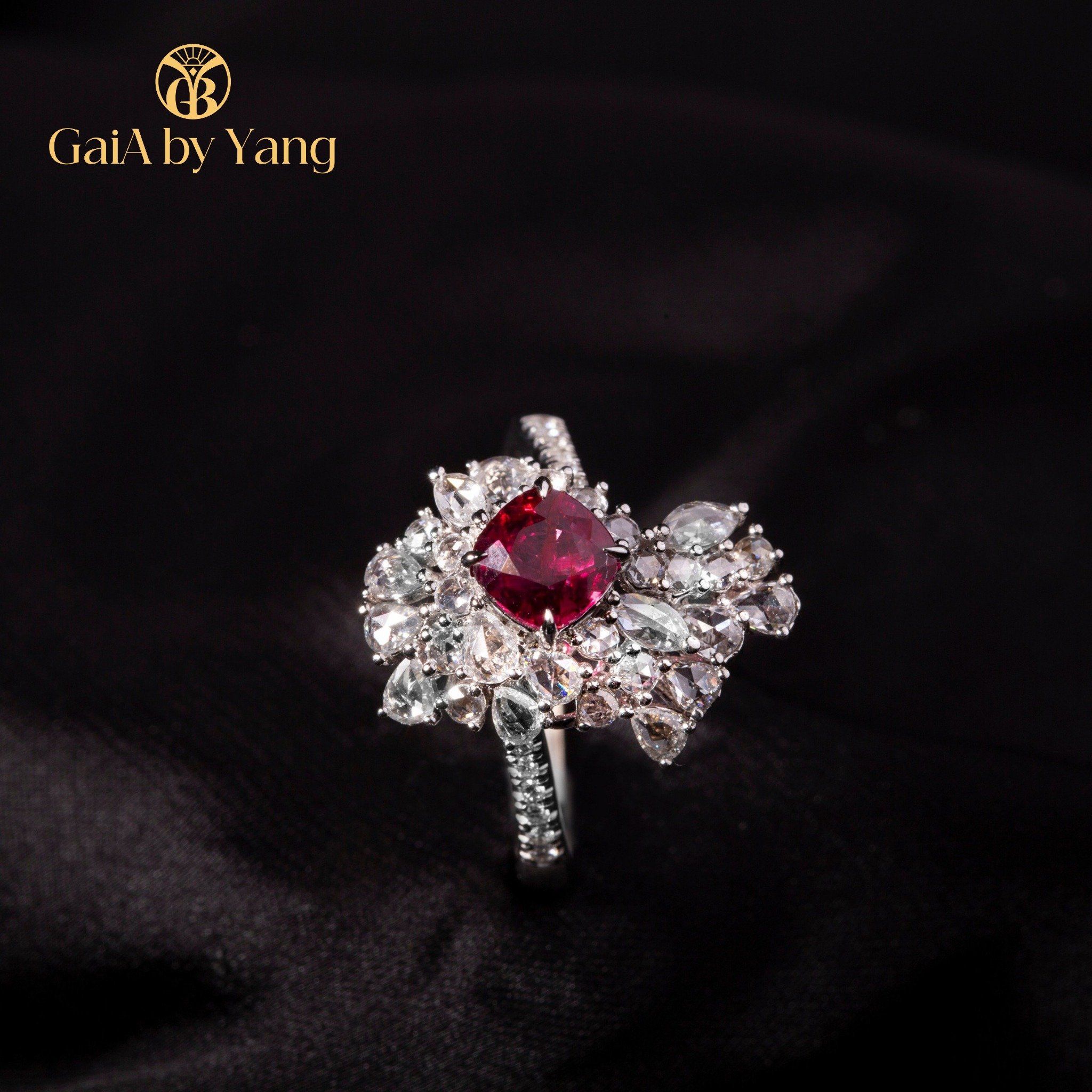  Nhẫn vàng trắng đính đá Ruby 