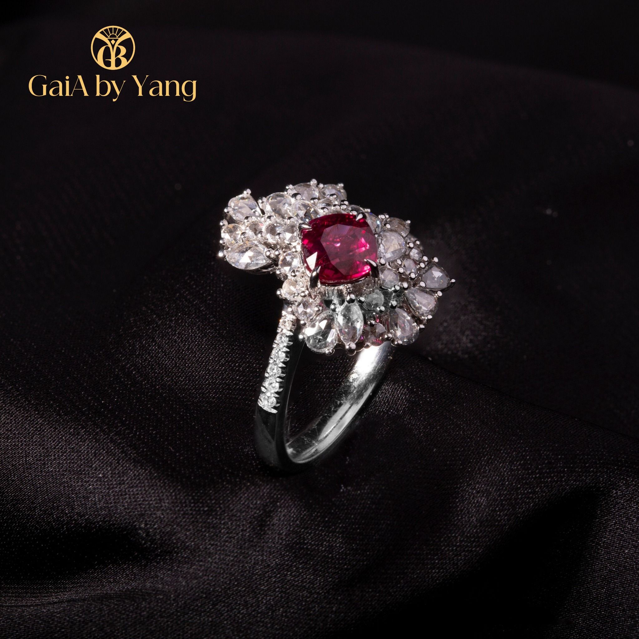  Nhẫn vàng trắng đính đá Ruby 