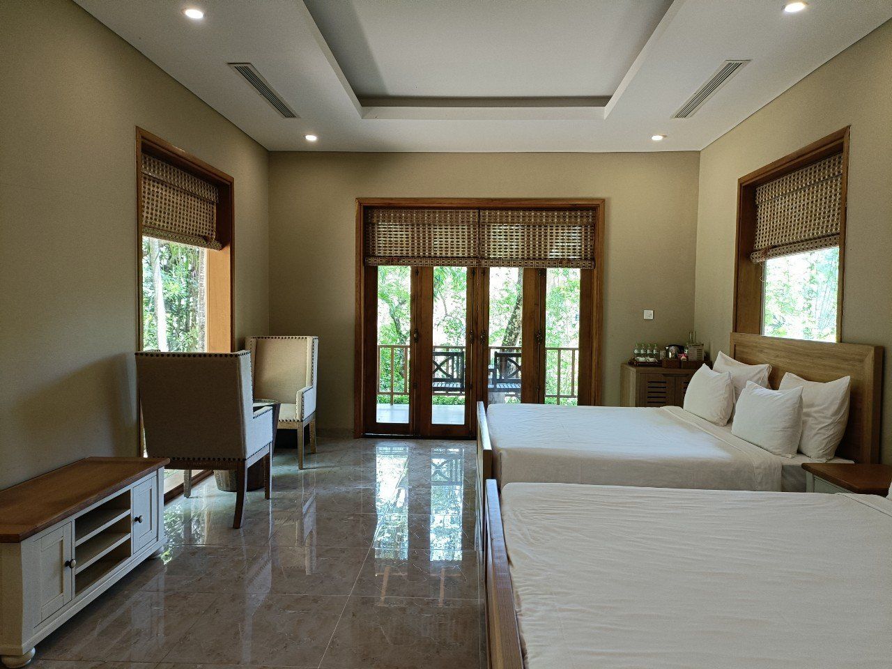 Bungalow Two King Beds