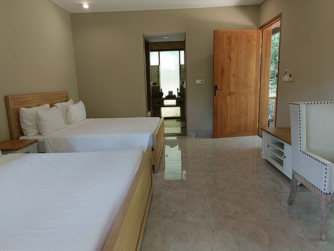 Bungalow Two King Beds