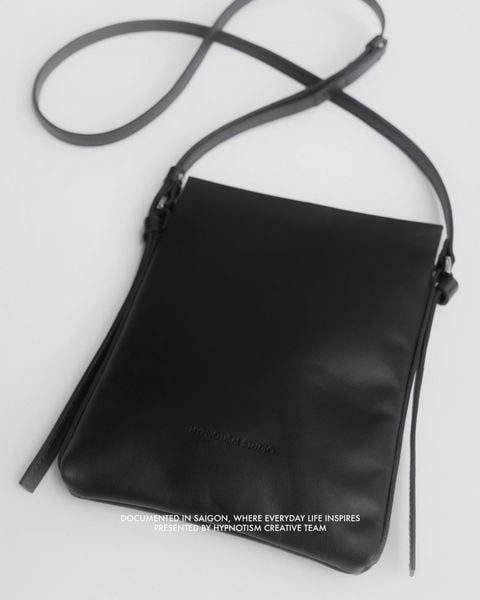  COMPACT LEATHER BAG 