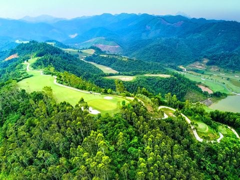  Hilltop Valley Golf Club - Goda Golf 