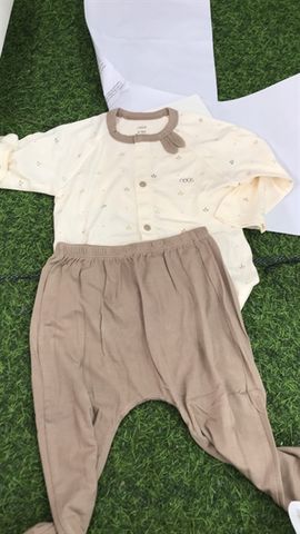 BỘ CÀI THẲNG DÀI ÁO BE PHỐI QUẦN NÂU NOUS