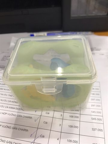 GẶM NƯỚU HỘP VUÔNG GẮN CHARM