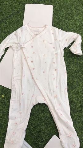 BỘ LIỀN DÀI TẤT TRẮNG IN CHERRY ĐỎ NOUS
