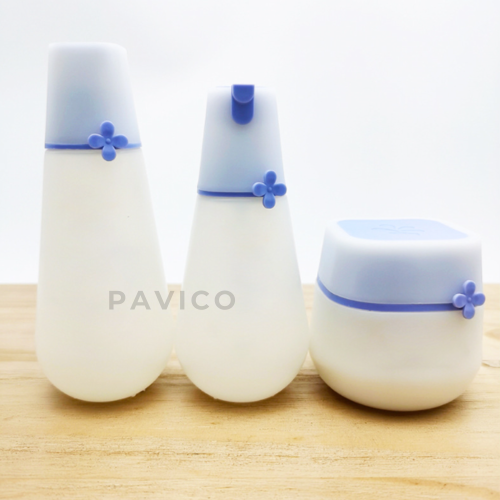 Bộ chai lọ mỹ phẩm nhựa HDPE xanh trắng