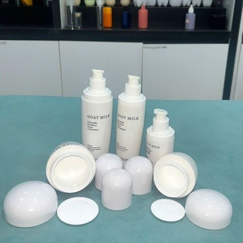 Bộ mỹ phẩm nhựa PET cao cấp, sang trọng