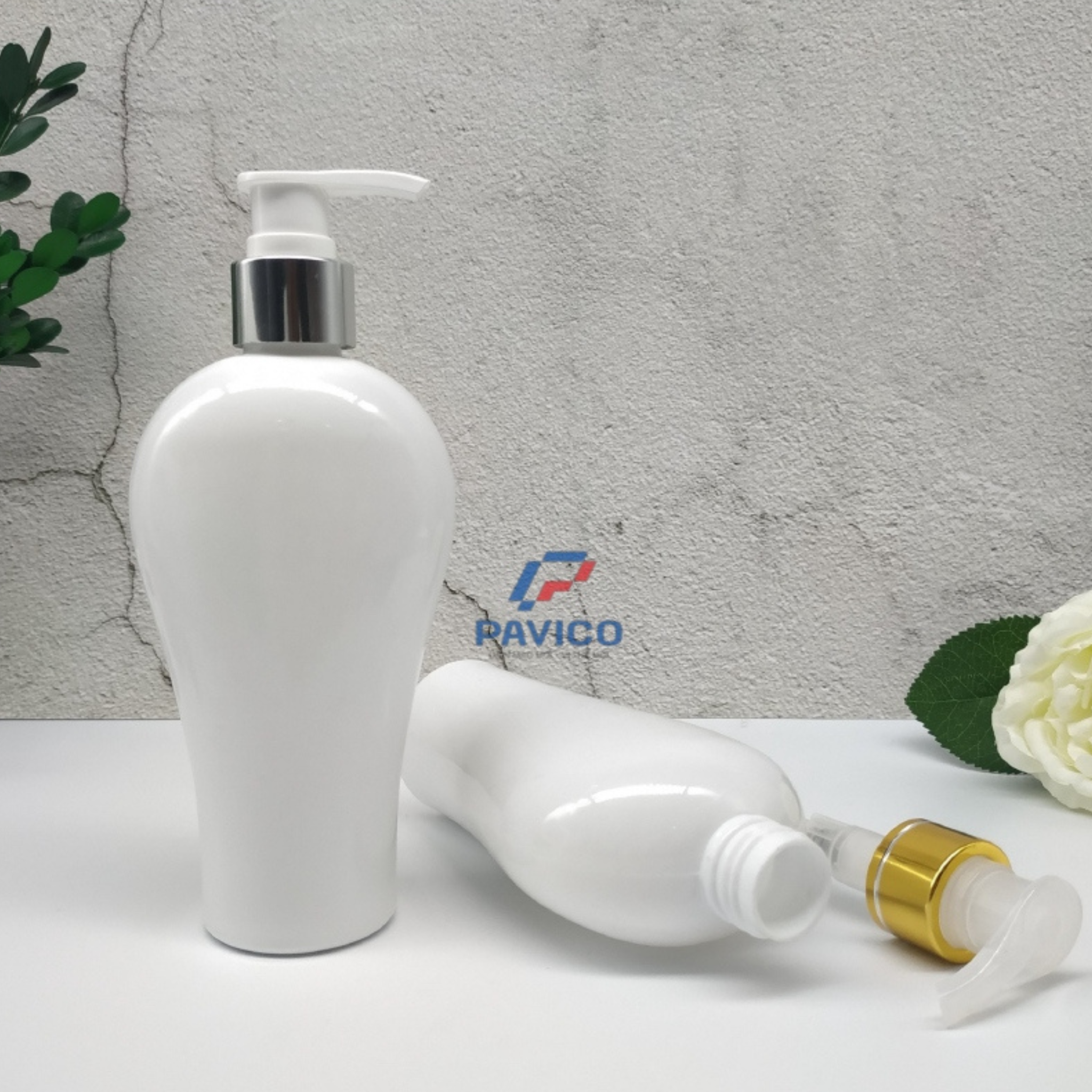 Chai PET 250ml trắng sữa dáng eo đựng sữa tắm