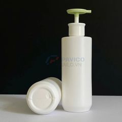 Chai trụ tròn 250ml 500ml đựng nước rửa tay trắng nắp xanh lá vòi nhấn