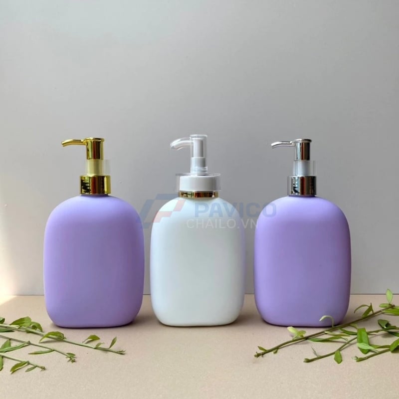 Bộ chai mỹ phẩm dẹt tím trắng 250ml 300ml 500ml lotion dầu gội
