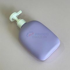 Chai bầu dẹt 300ml 500ml sữa rửa mặt tím nhạt nắp trắng vòi nhấn
