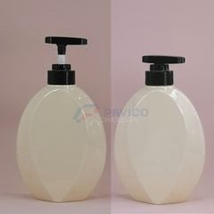 Chai đựng sữa tắm 500ml 300ml nắp đen bơm kem