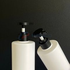 Chai HDPE 500ml vòi nhấn đen đựng dầu gội hoặc sữa tắm