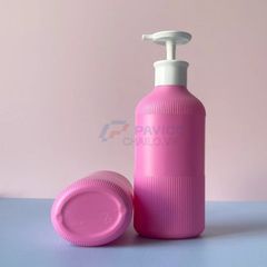 Chai nhựa hồng sọc 500ml 750ml đựng sữa tắm nắp trắng vòi bơm