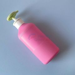 Chai nhựa hồng sọc 500ml 750ml đựng sữa tắm nắp trắng vòi bơm