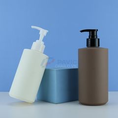Chai nhựa mỹ phẩm dáng trụ 280ml 400ml nắp bật nắp bơm màu kem