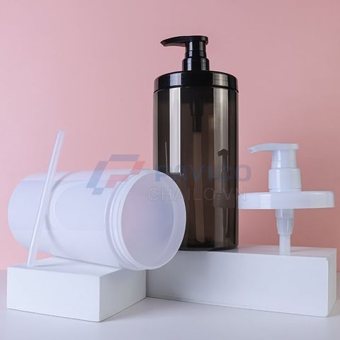 Chai nhựa PET 1000ml trụ tròn nắp nhấn đựng dầu gội salon cao cấp