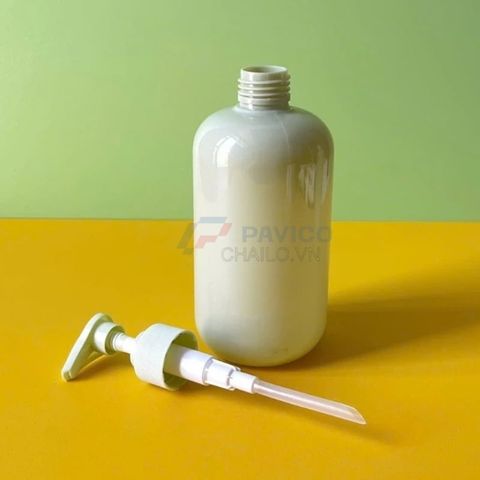 Chai tròn 300ml 500ml đựng sữa tắm thân trắng sữa nắp xanh vòi nhấn