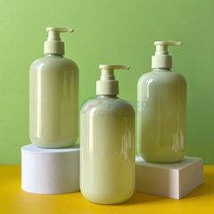 Chai tròn 300ml 500ml đựng sữa tắm thân trắng sữa nắp xanh vòi nhấn