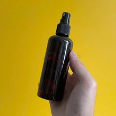 Chai trụ tròn 100ml 150ml xịt khoáng nâu nắp đen phun sương