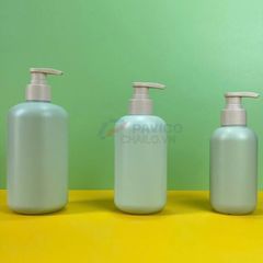Chai vai bầu 200 300 500ml sữa tắm em bé xanh rêu vòi nhấn