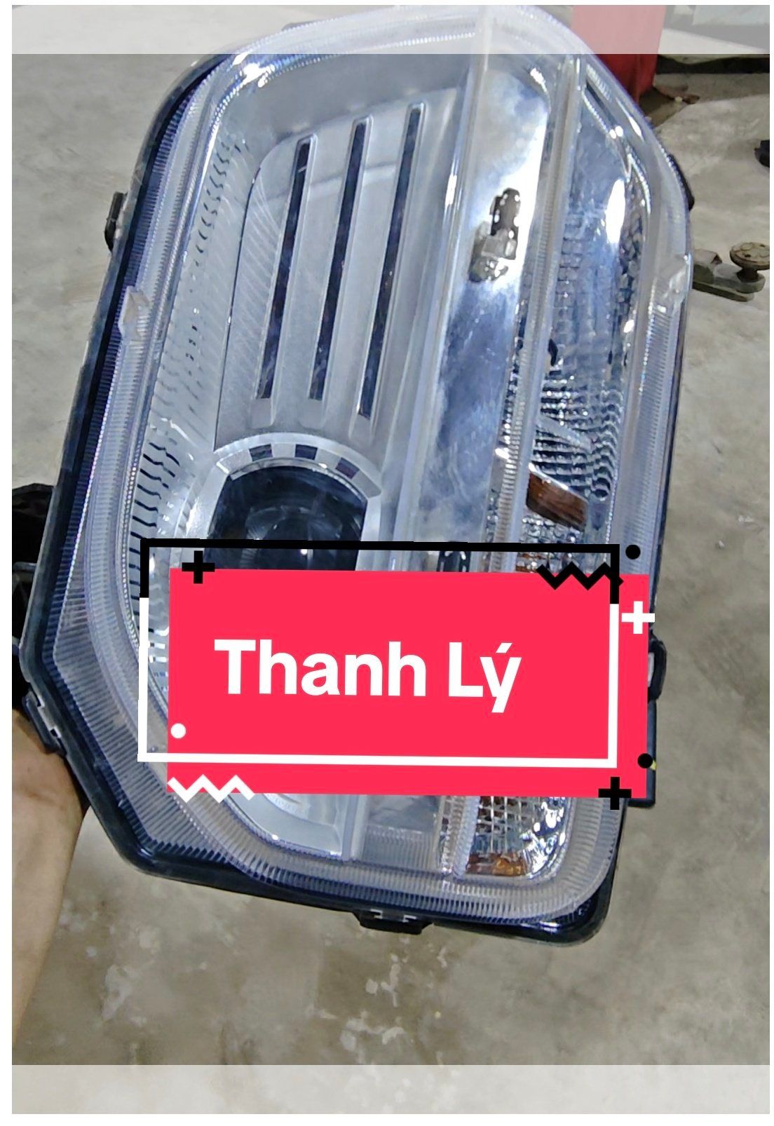 Đèn hậu bên phải Vinfast VF 3