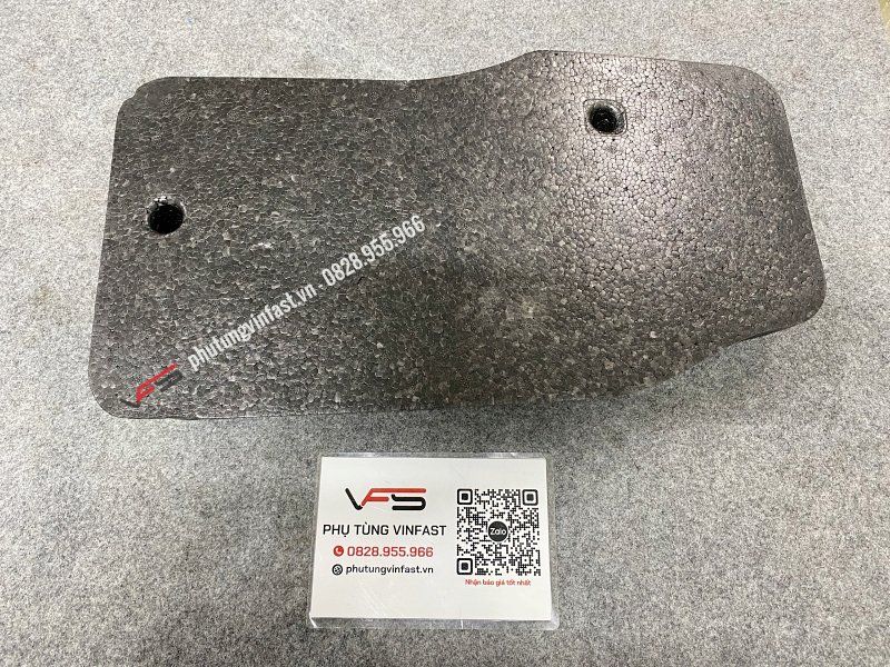 Miếng đệm dưới sàn bên phải Vinfast Lux A - BIN10004253