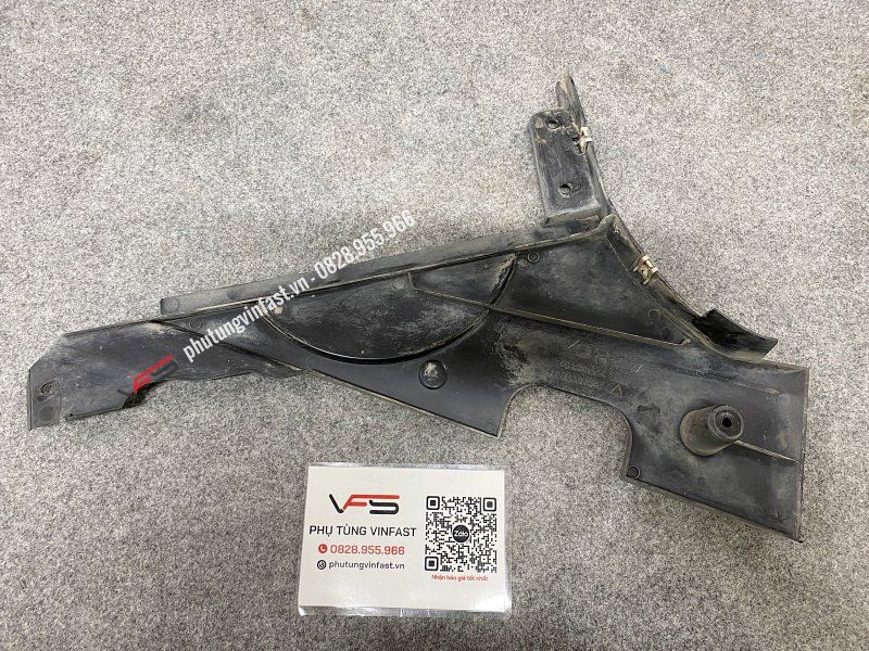 Tấm che bình xăng bên phải Vinfast Lux A - BEX10003285
