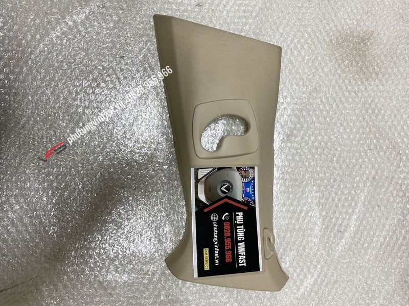 Tấm ốp trụ giữa phía trên, bên phải Vinfast Lux A - BIN10004953