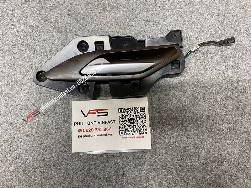 Tay mở cửa trong cửa trước bên trái Vinfast Lux A - BIN10004402