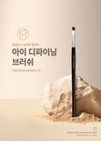 Cọ trang điểm mắt STUDIO17 DETAIL EYE DEFINING BRUSH 721