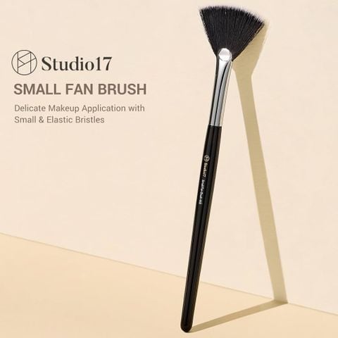 Cọ trang điểm tạo khối hình quạt STUDIO17 SMALL FAN BRUSH 463