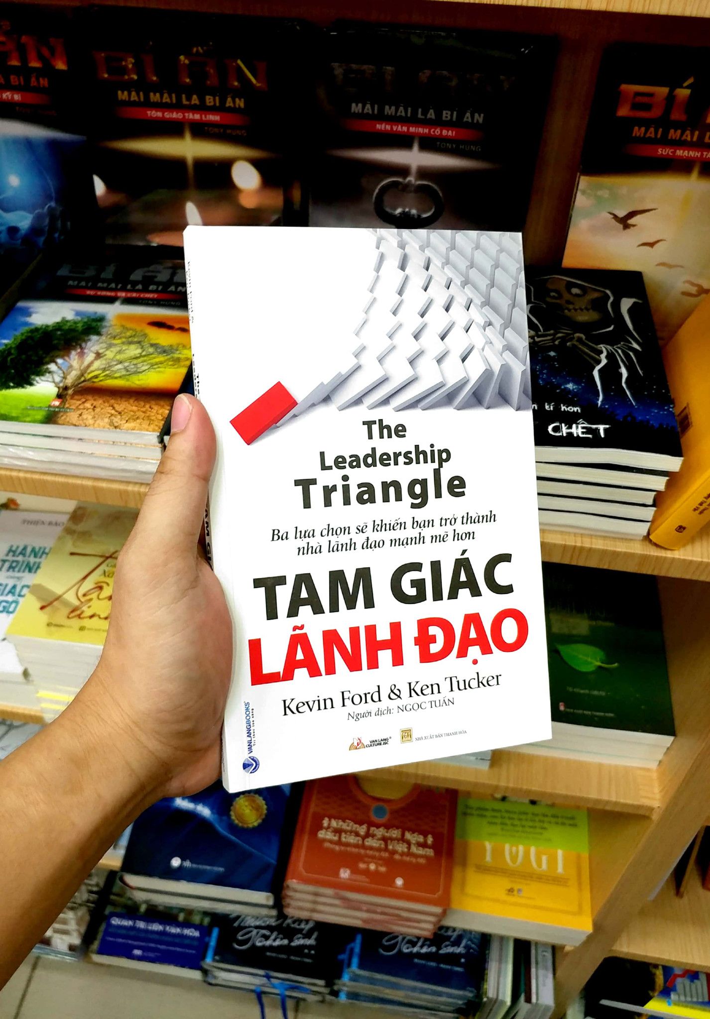  Tam Giác Lãnh Đạo 