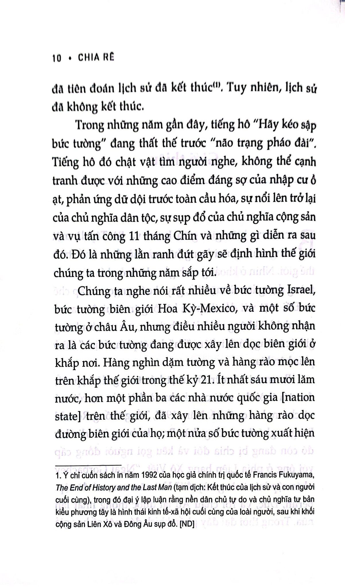  Chia Rẽ - Tại Sao Chúng Ta Đang Sống Trong Thời Đại Của Những Bức Tường - Bìa Cứng (Tái Bản 2025) 