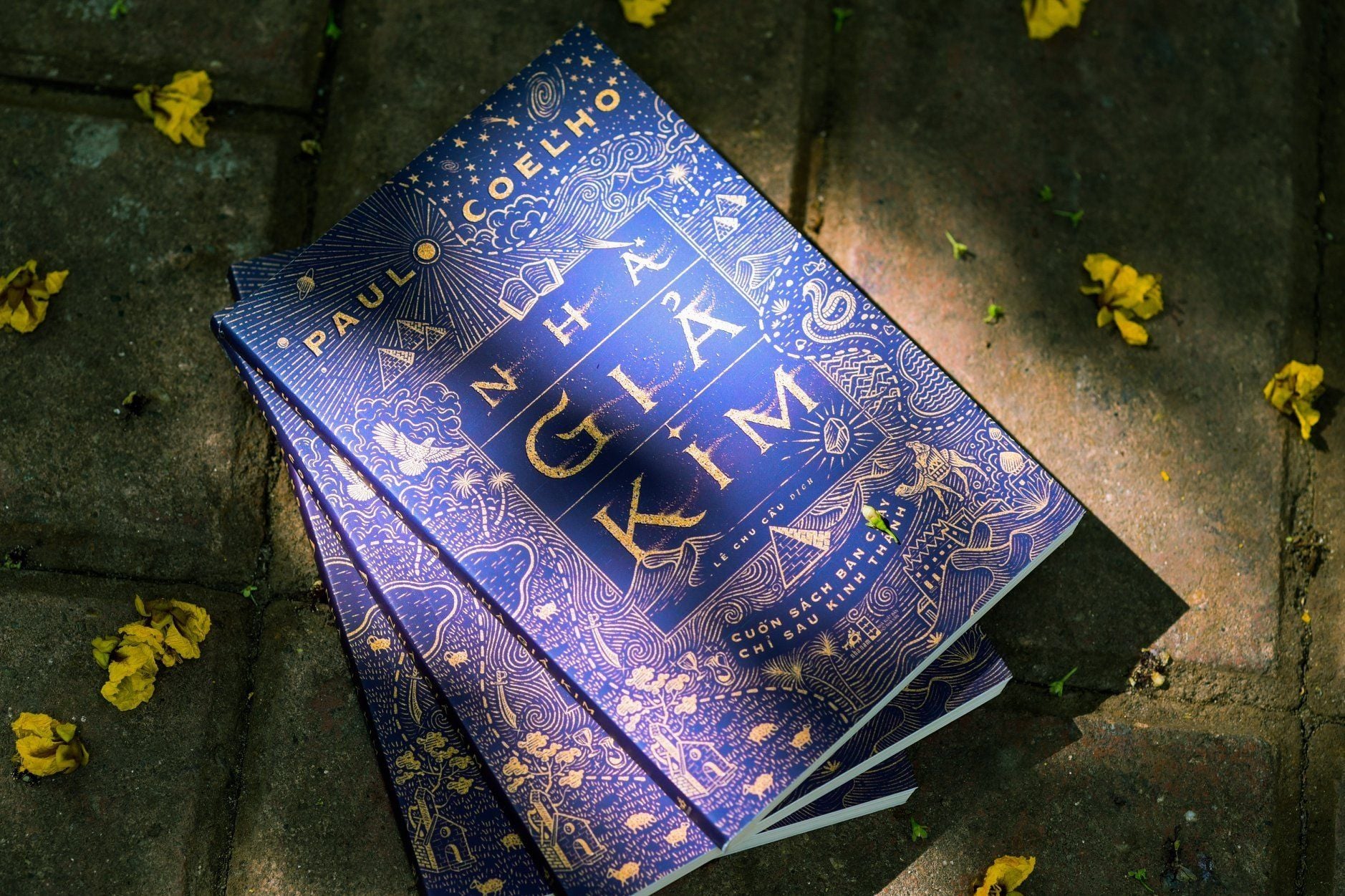  Nhà Giả Kim (Tái Bản 2020) 