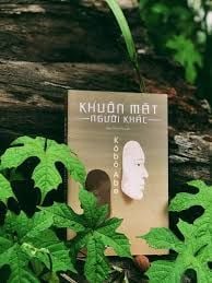  Khuôn Mặt Người Khác 