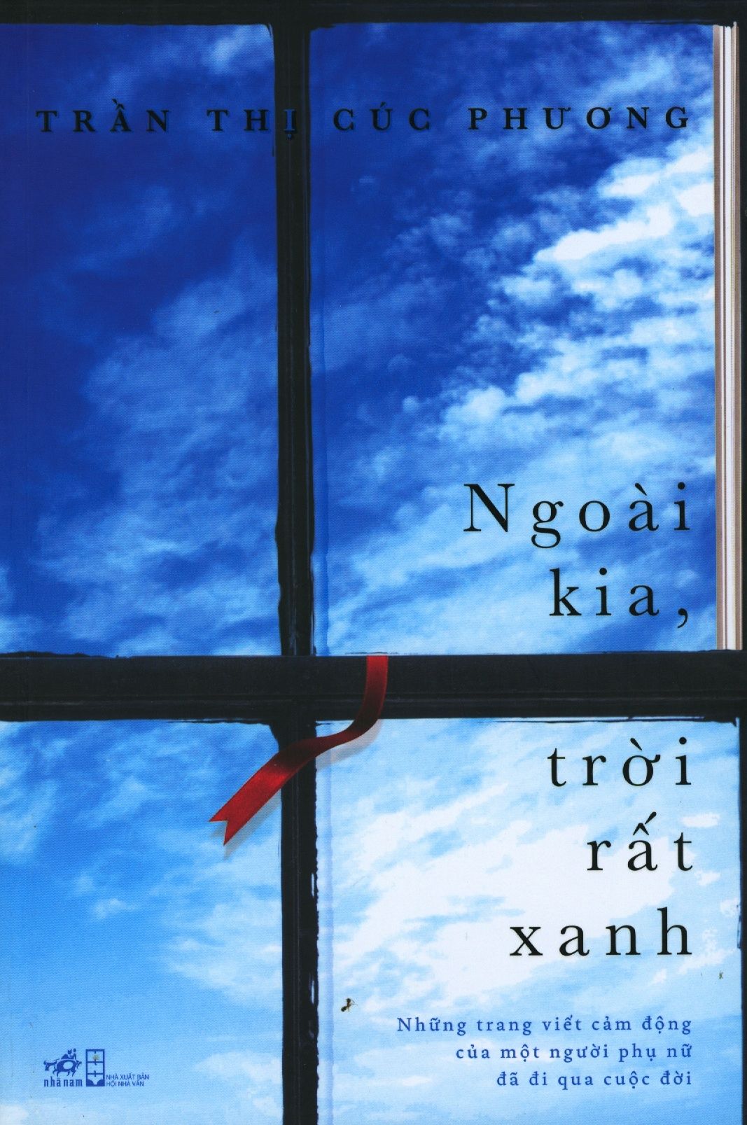  Ngoài Kia, Trời Rất Xanh 