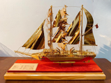  Quà tặng Mô Hình Thuyền Buồm dát vàng kích thước 42 x 54 x 16 cm 