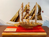  Quà tặng Mô Hình Thuyền Buồm dát vàng kích thước 42 x 54 x 16 cm 