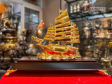  Quà tặng Mô Hình Thuyền Buồm dát vàng kích thước 18,5 x 18,5 x 5,5 cm 
