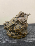  Quà Tặng Phong Thủy Tượng Thiềm Thừ đồng vàng kích thước 18 x 20 cm 