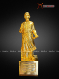 Quà Tặng Sếp Tượng Trần Hưng Đạo dát vàng kích thước 50 x 15 x 17 cm 