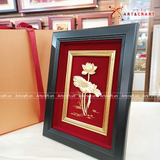  Quà Tặng Doanh Nghiệp Tranh Hoa Sen kích thước 27 x 34 cm dát vàng 