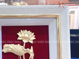  Quà Tặng Doanh Nghiệp Tranh Hoa Sen kích thước 20 x 20 cm dát vàng 