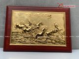  Quà Tân Gia Tranh đồng Mã Đáo Thành Công kích thước 38 x 25 cm mạ vàng 24K 