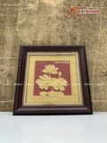  Quà Tặng Doanh Nghiệp Tranh Hoa Sen kích thước 26 x 26 cm dát vàng 