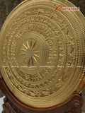  Quà Tặng Đối Tác Tranh Trống Đồng đường kính 30 cm ; đế cao 12 cm mạ vàng 24K 