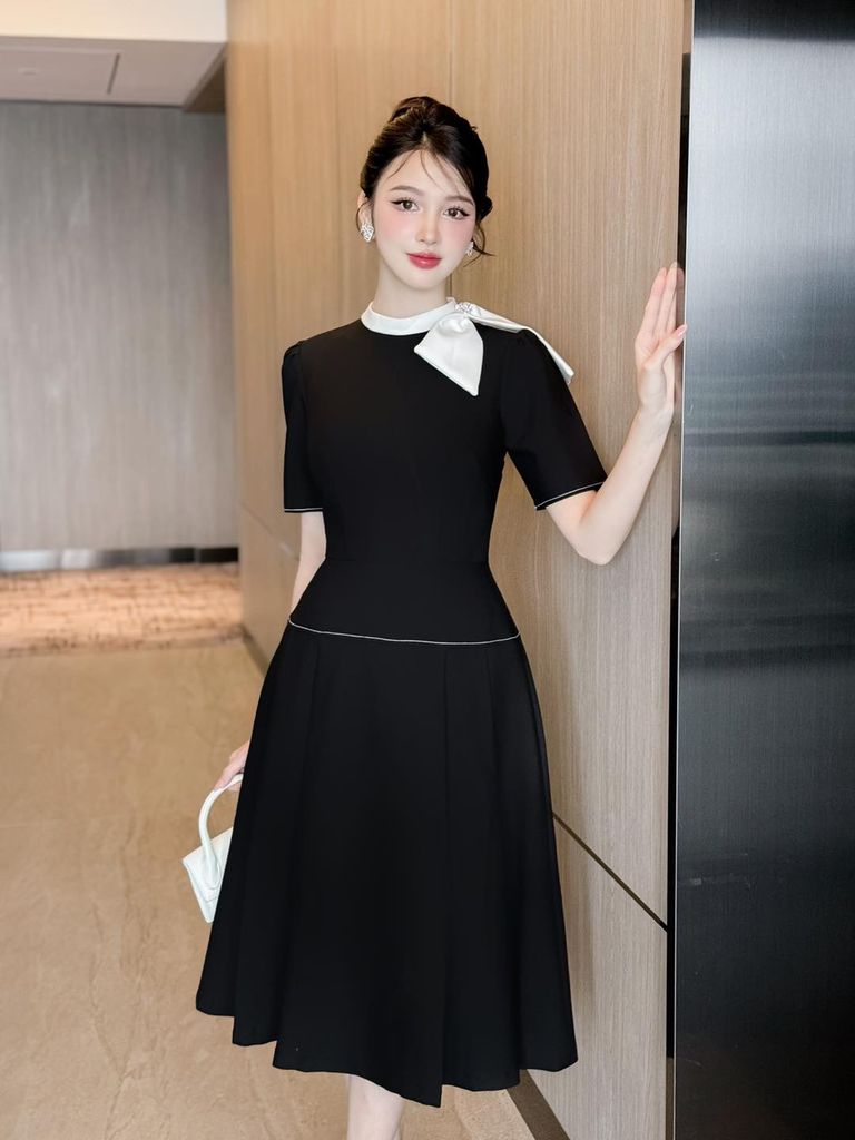 Váy nữ dáng xoè phối cổ trắng cài nơ vải tháo rời tùng trần chỉ phối YAME YV284