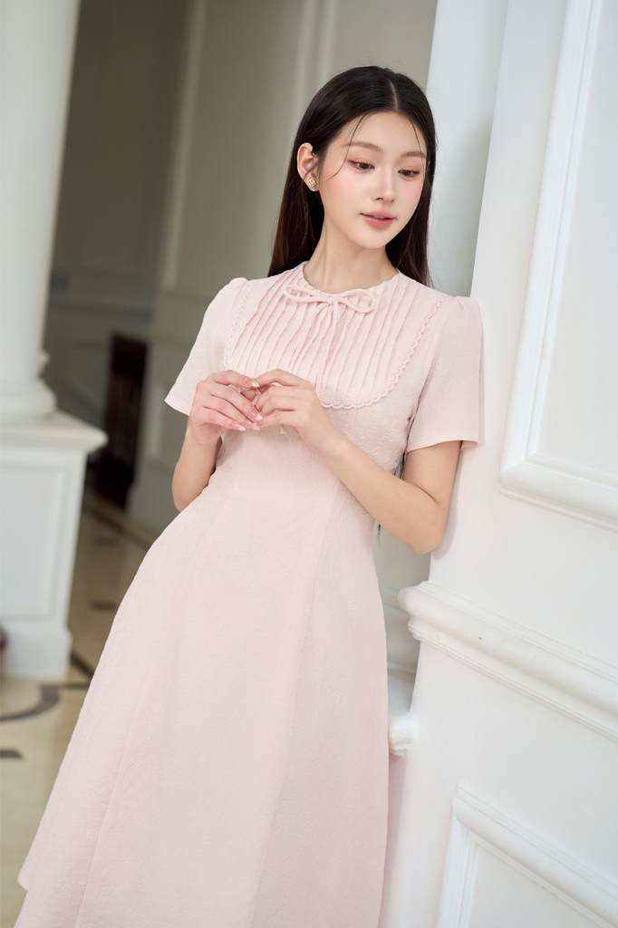 Váy nữ dài dáng xòe ngắn tay cổ tròn nhiều màu xếp ly ngực viền ren đính nơ trang trí YAME YV649