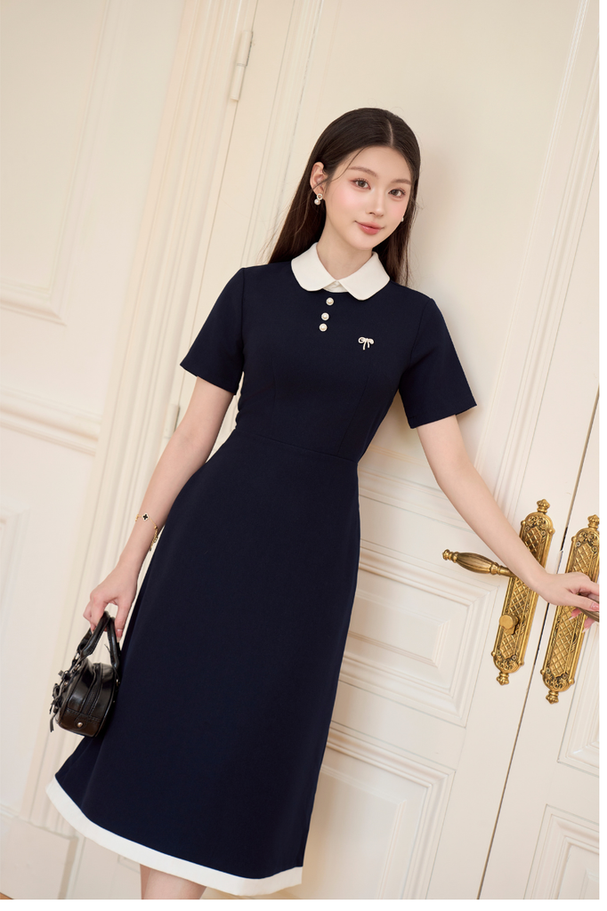 Váy nữ dáng dài cổ sen ngắn tay phối viền trắng đính cúc ngọc và nơ đá trang trí YAME YV620